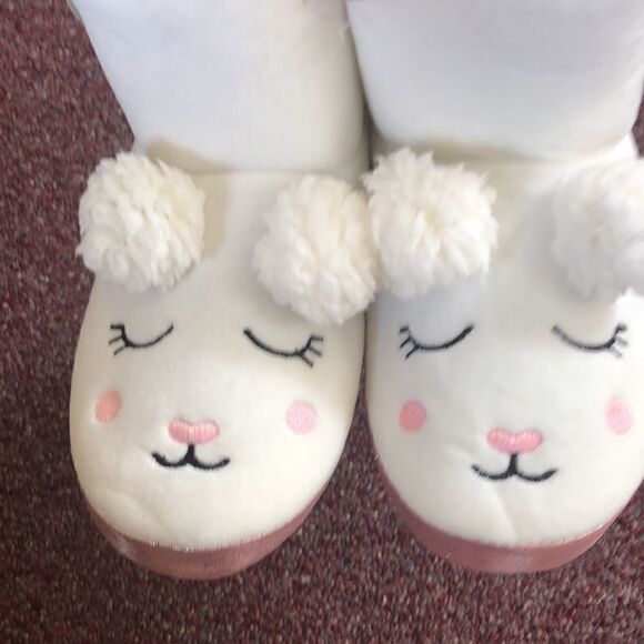 Lamb Chop booties size 7-8 - Picture 1 of 6